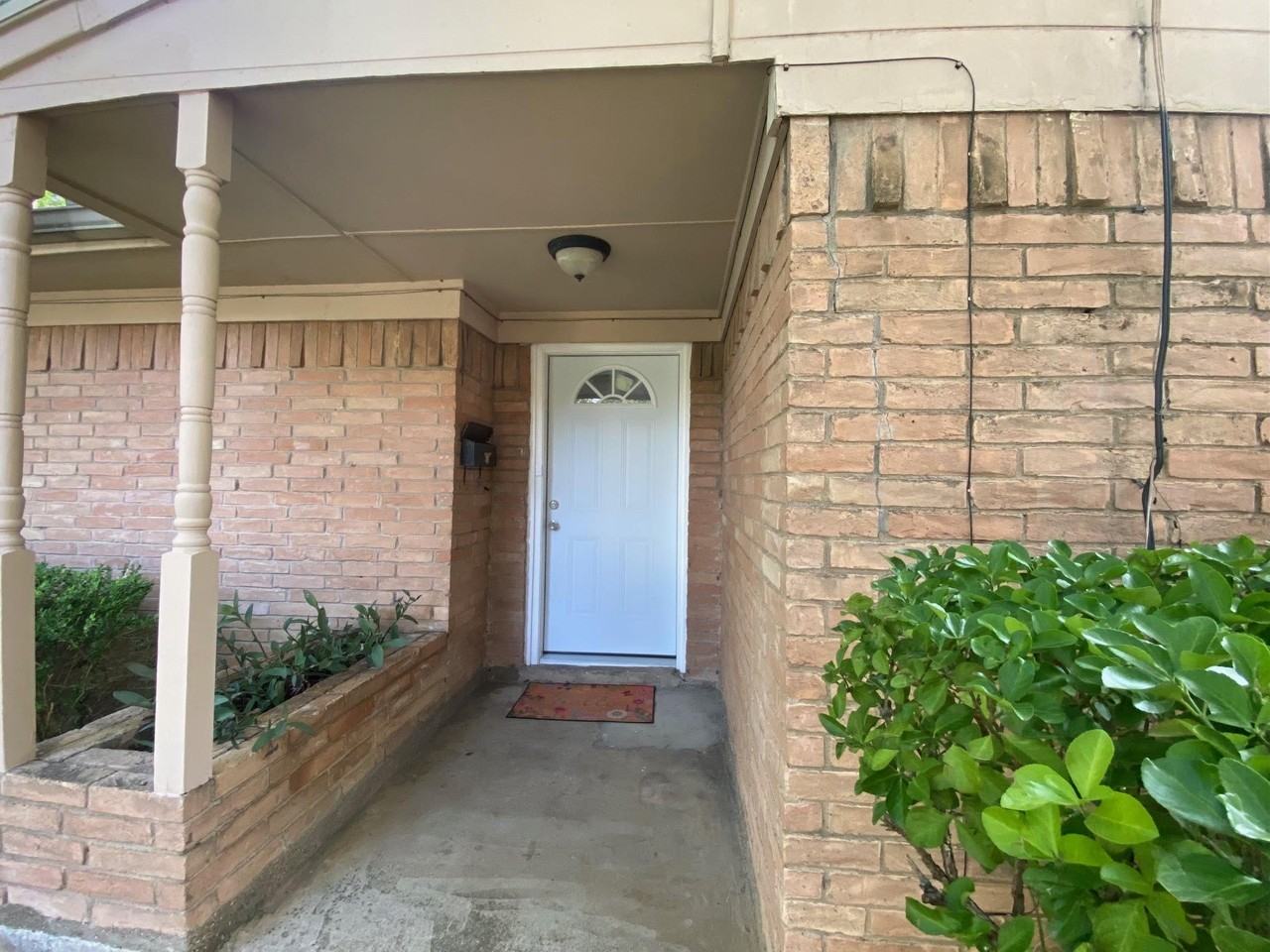 7404 Walling Ln - Photo 4 of 20