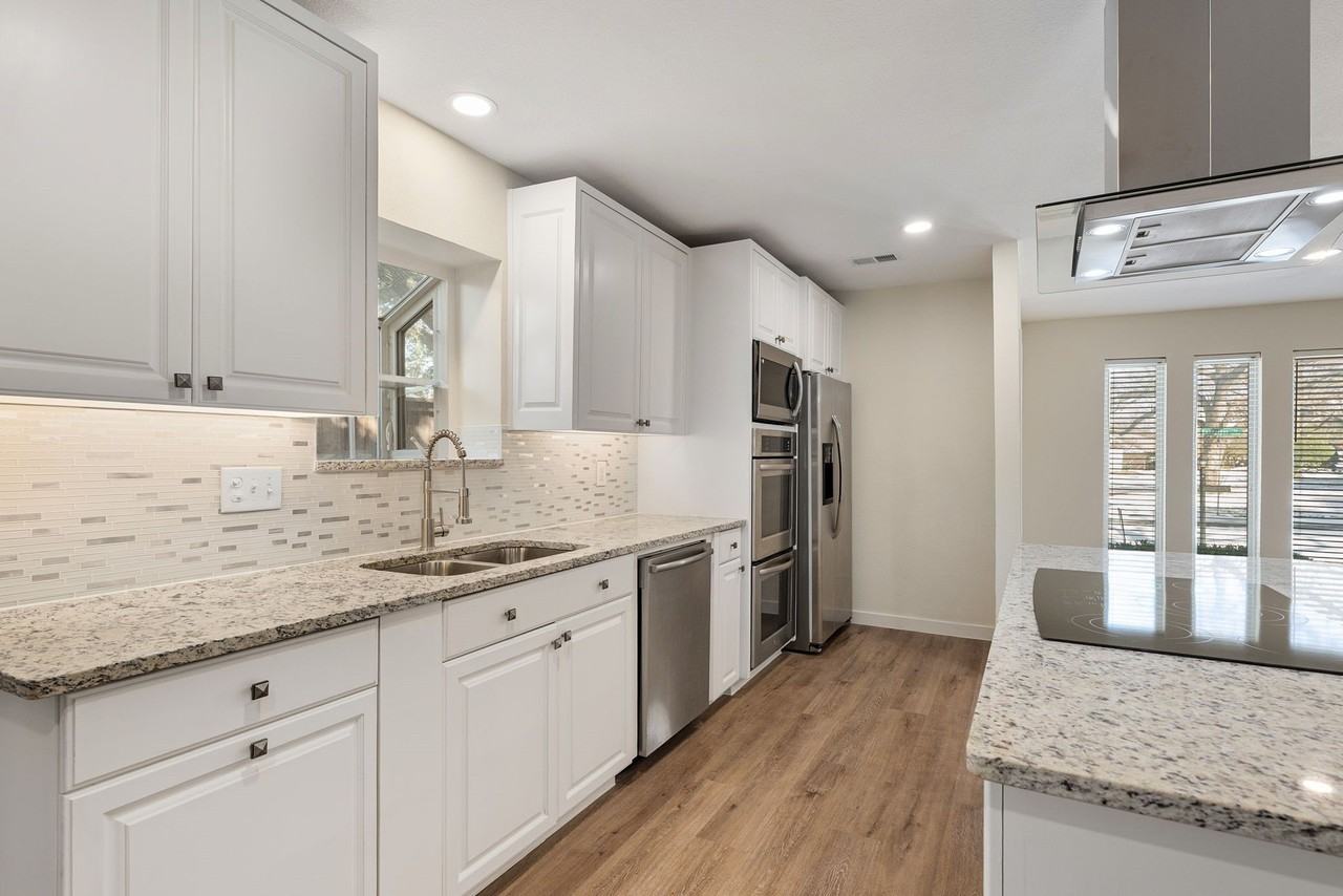 10521 Sandpiper Ln - Photo 5 of 19