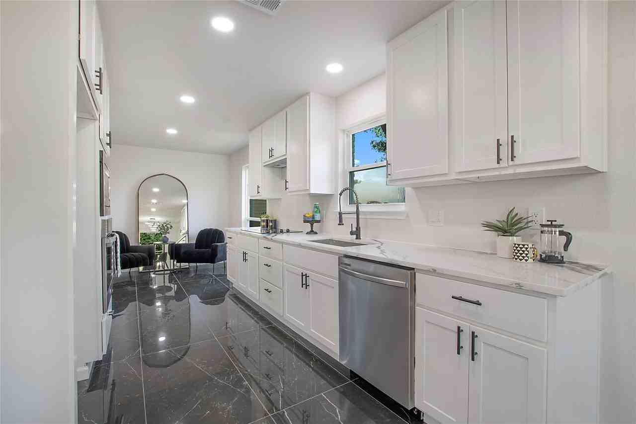 4459 Radstock Ct - Photo 4 of 32