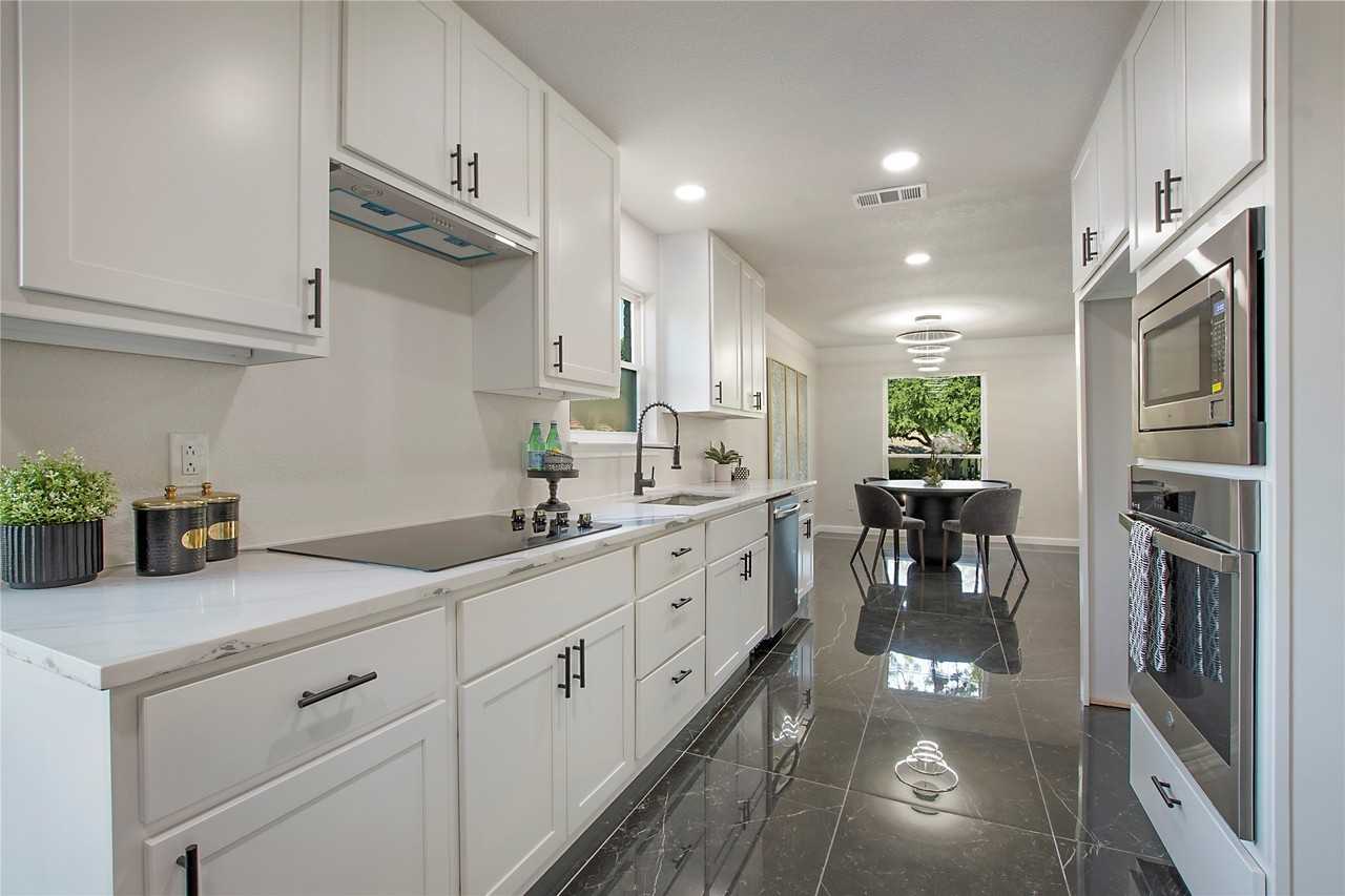 4459 Radstock Ct - Photo 7 of 32