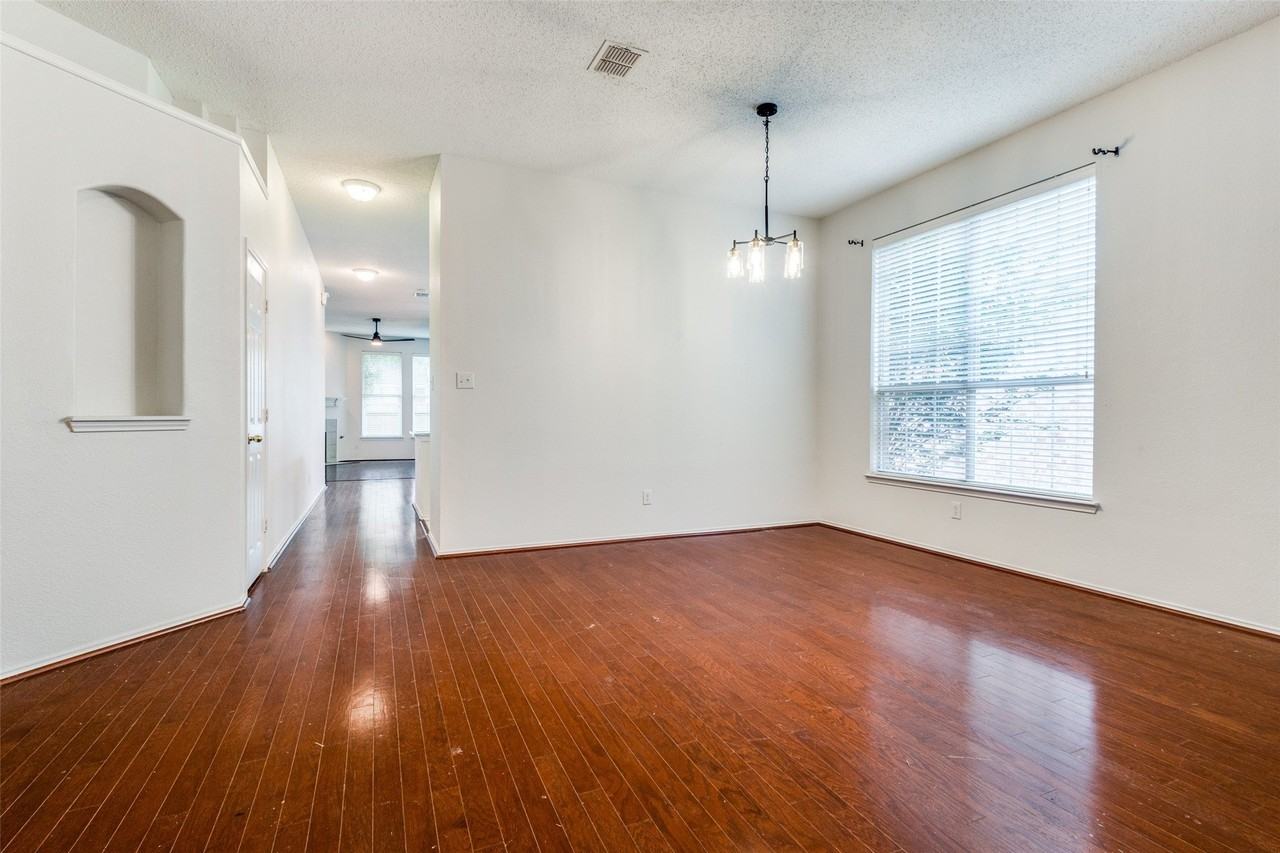 7046 Saint Augustine Dr - Photo 3 of 30