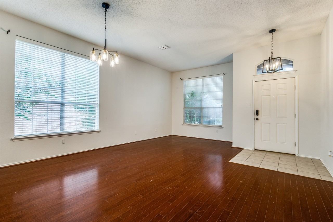 7046 Saint Augustine Dr - Photo 4 of 30