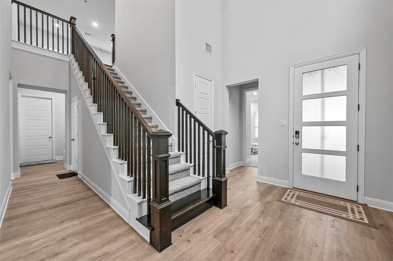 2210 Balboa Dr - Photo 2 of 27