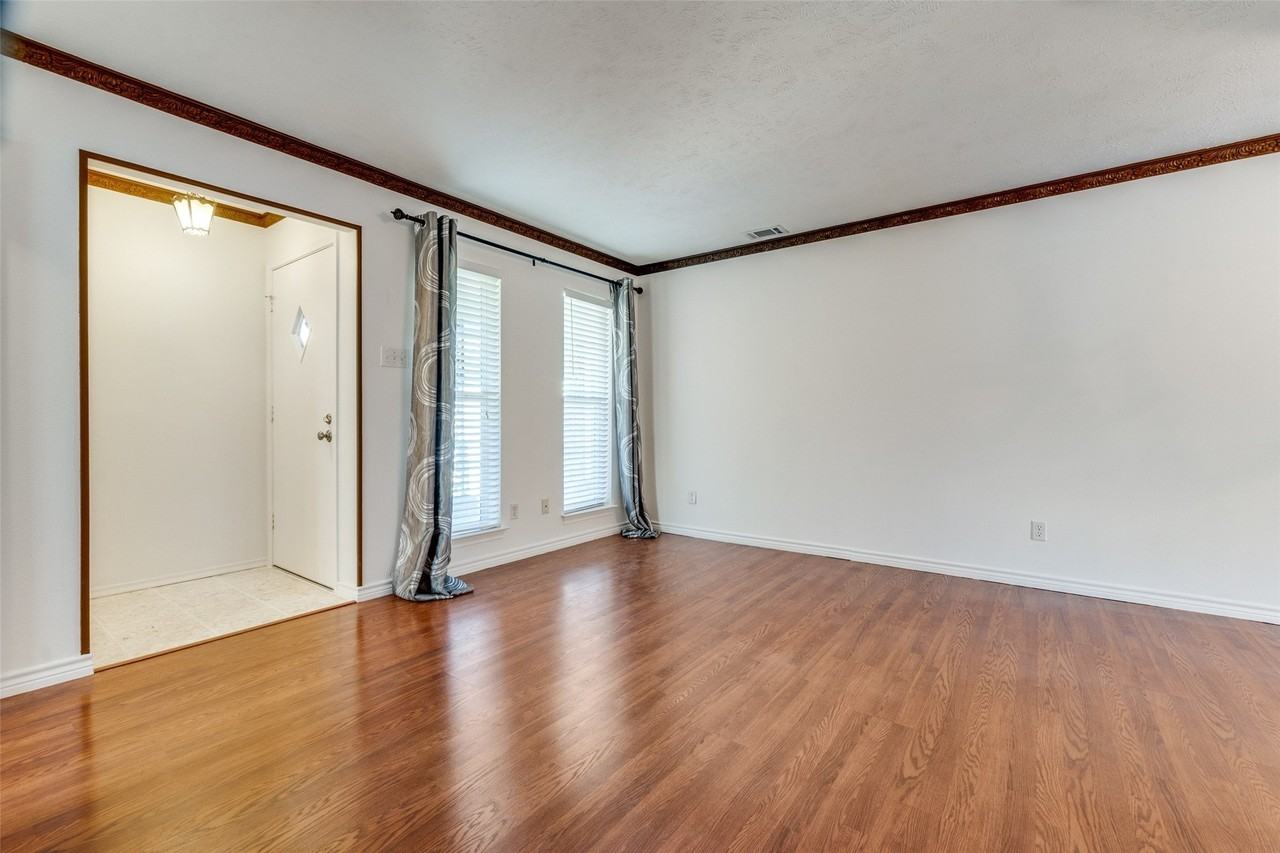 8229 Lullwater Dr - Photo 6 of 25