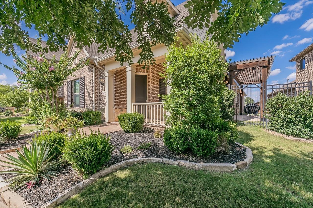 3903 Plum Vista Pl - Photo 3 of 38
