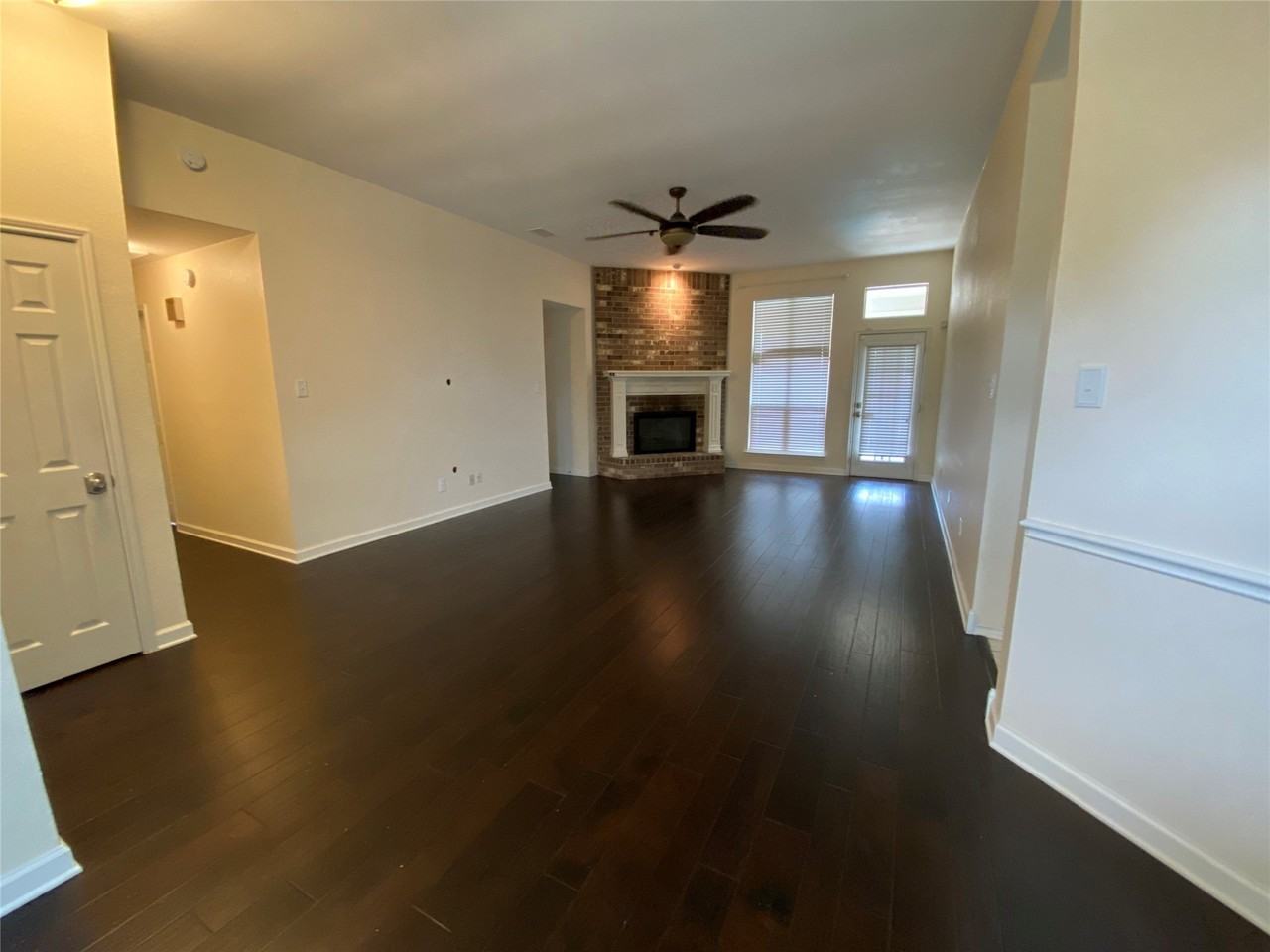 1011 Michelson Ln - Photo 4 of 17