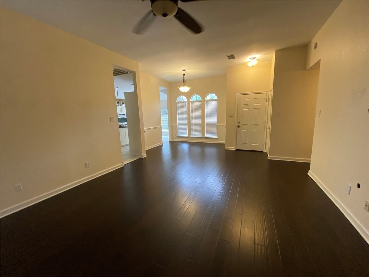 1011 Michelson Ln - Photo 7 of 17