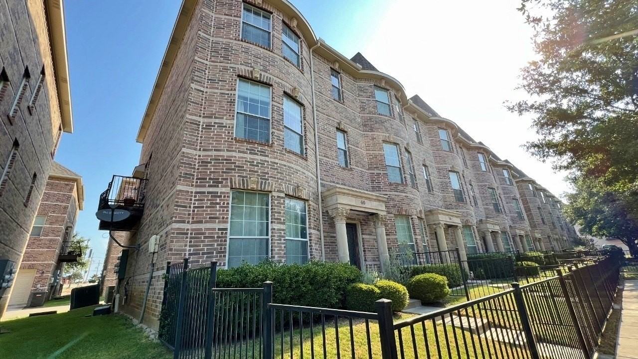 2500 Rockbrook Dr #40