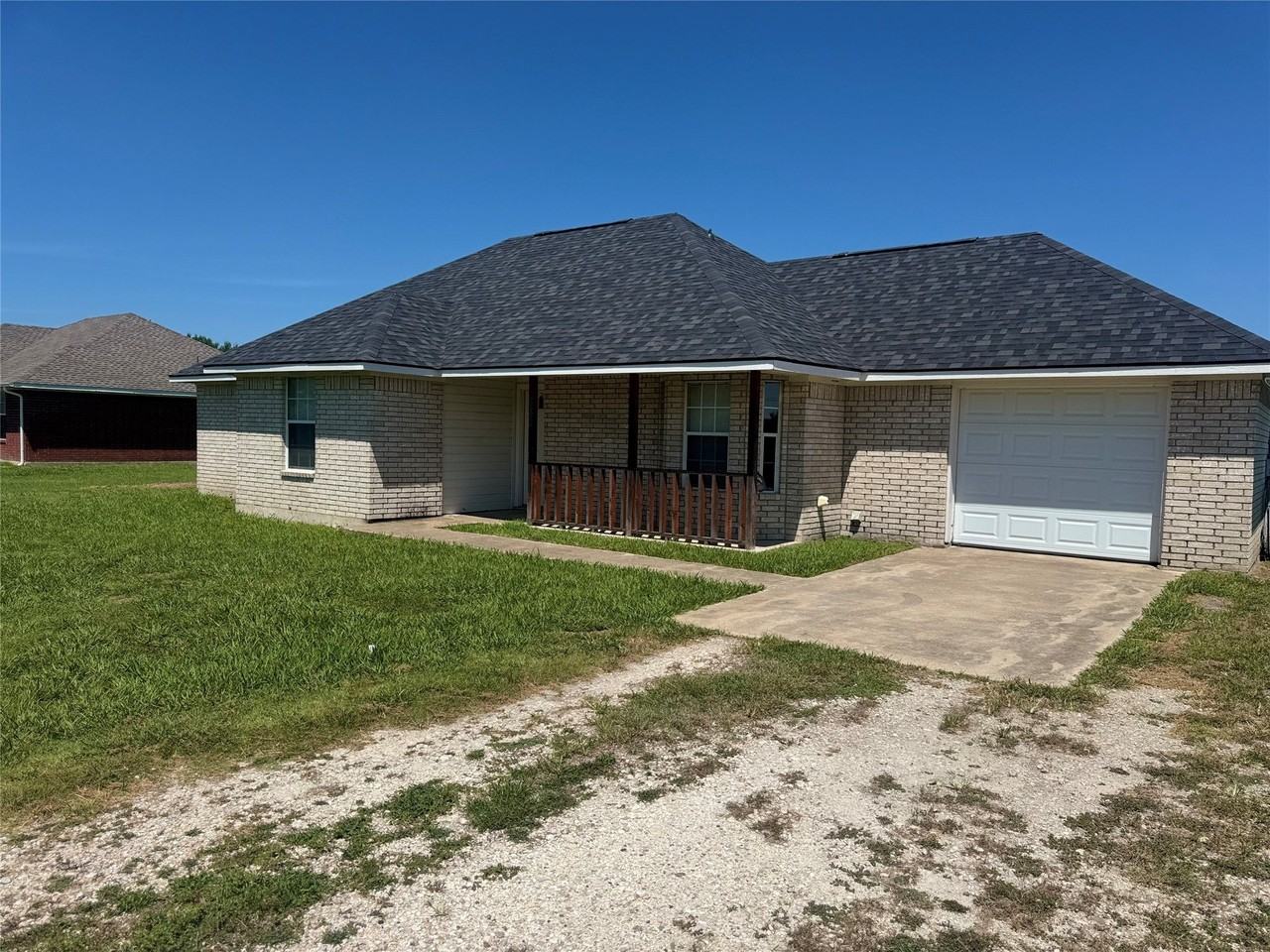 442 Green Acres Dr - Photo 2 of 11