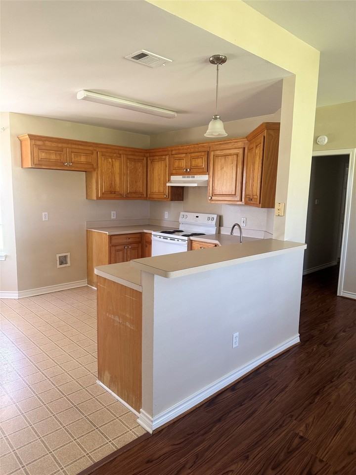 442 Green Acres Dr - Photo 3 of 11