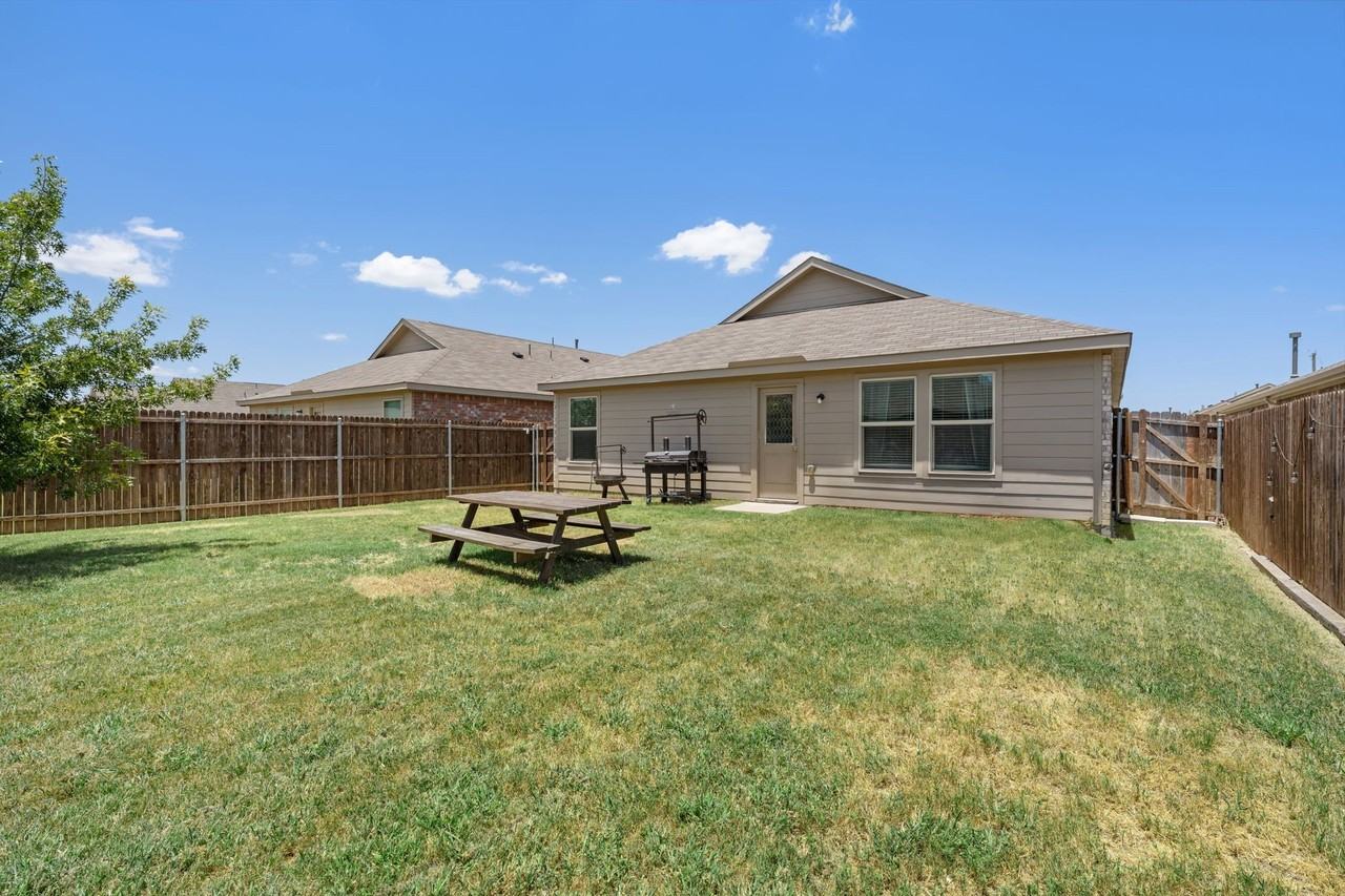 709 Odlozil Ln - Photo 7 of 28