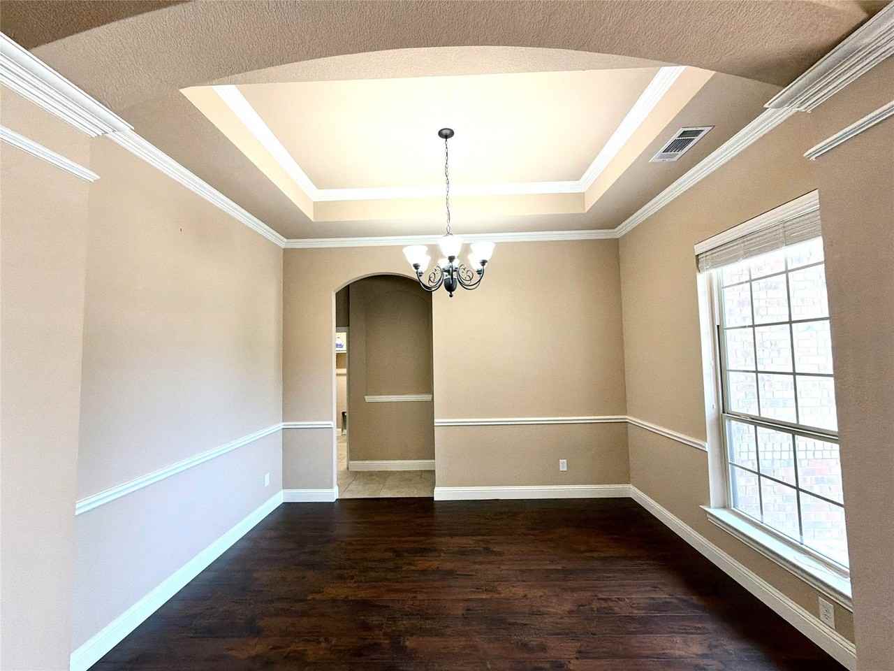 1731 Teakwood Dr - Photo 3 of 27