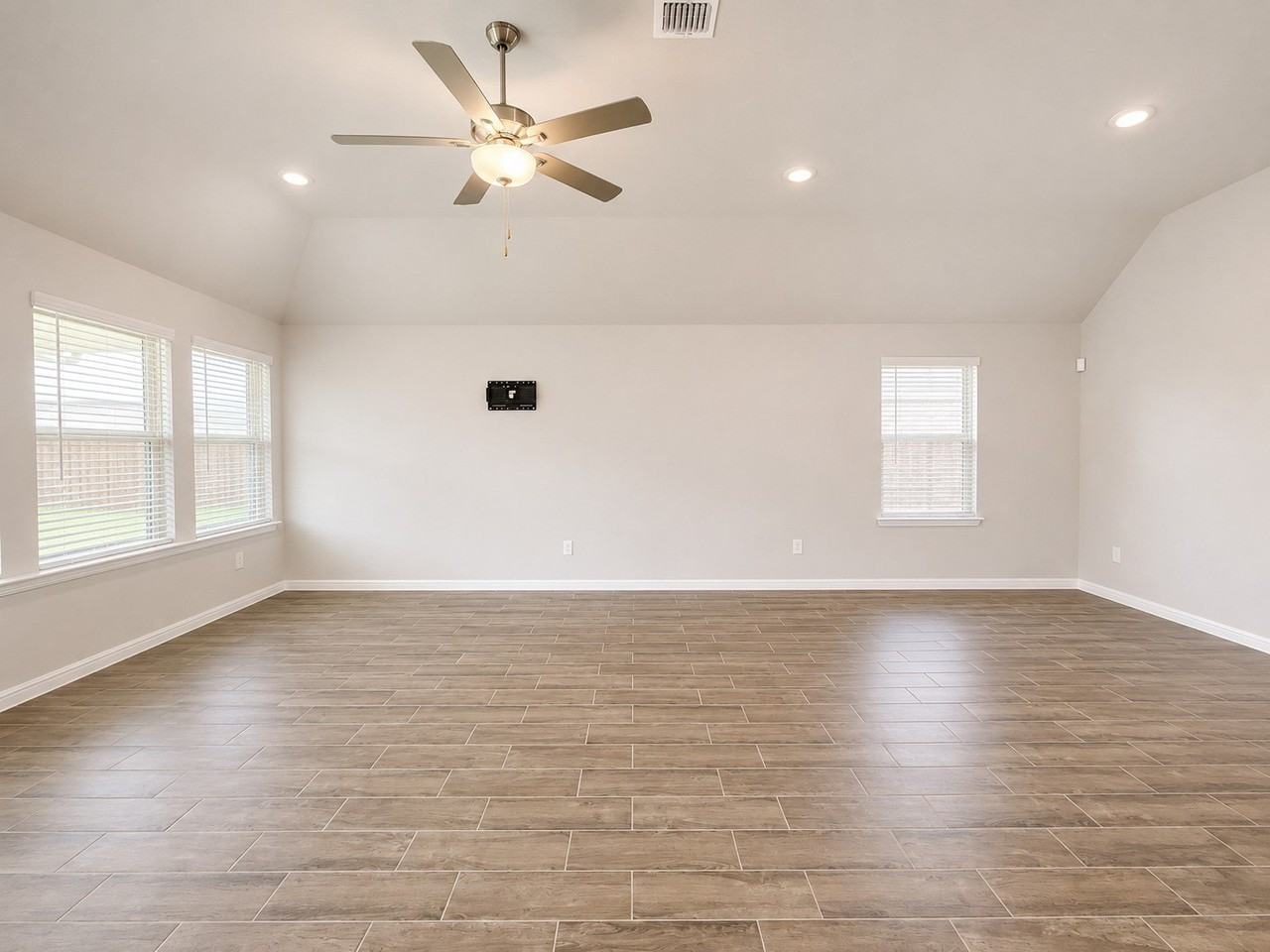 3720 Yarrow Dr - Photo 5 of 31