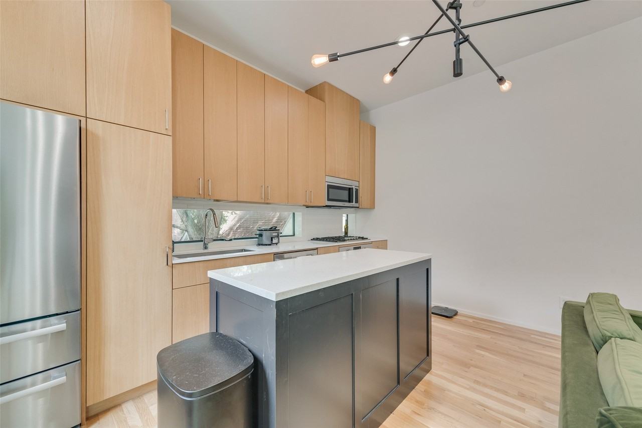 2304 N Garrett Ave #1 - Photo 7 of 16