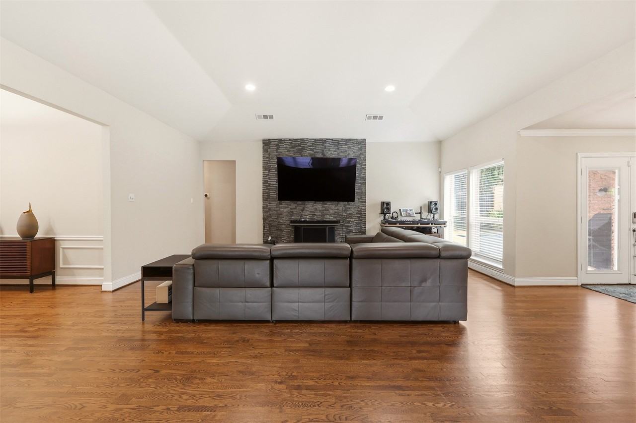 6302 Warm Mist Ln - Photo 6 of 37