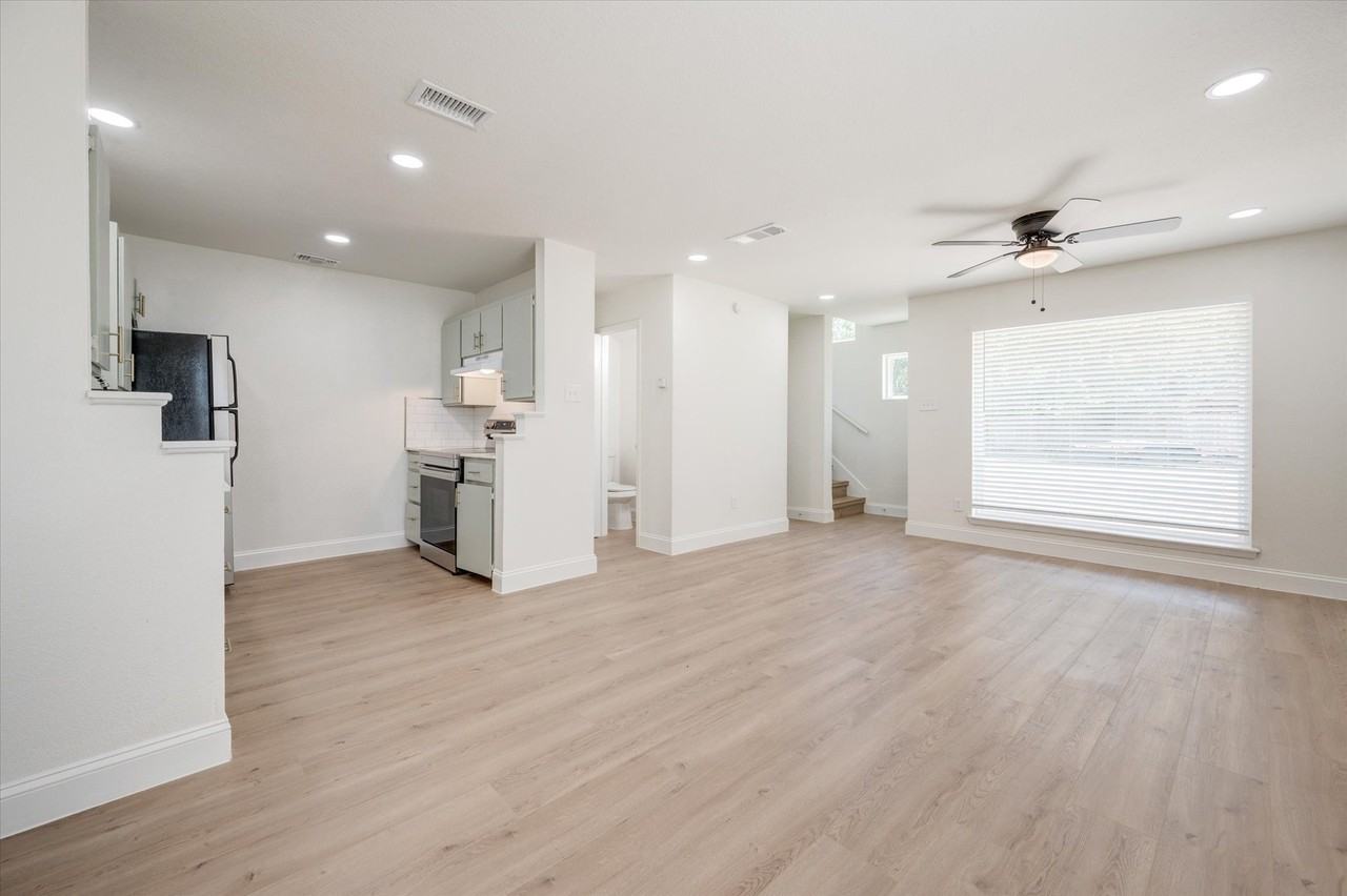 805 W Chambers St #C - Photo 5 of 13
