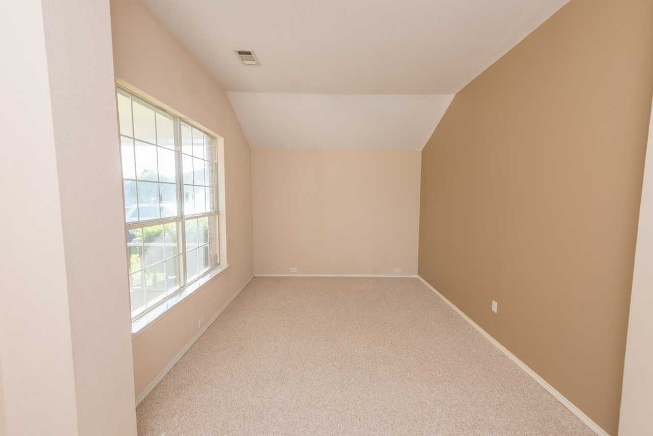4184 Capstone Dr - Photo 5 of 35
