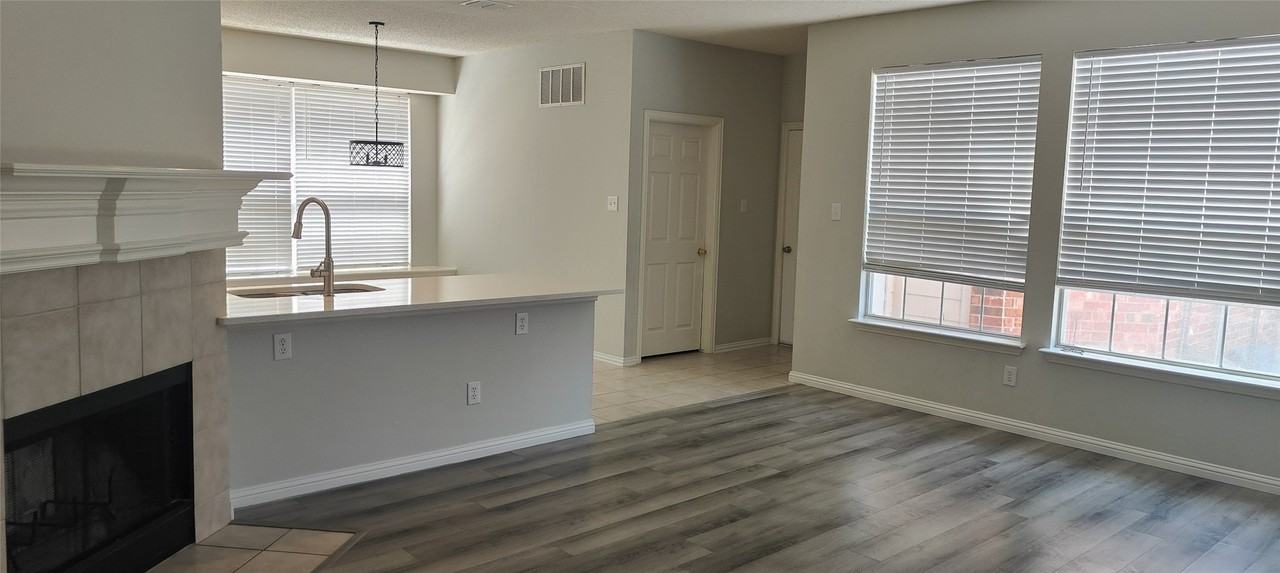 1412 Brenda Ln - Photo 2 of 3