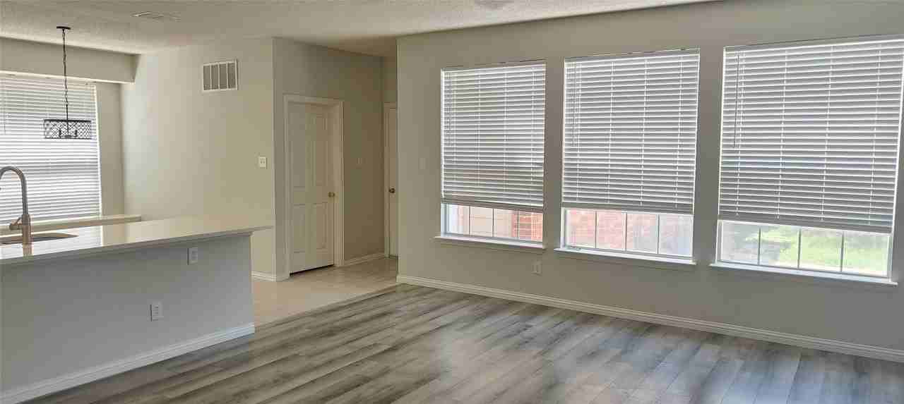 1412 Brenda Ln - Photo 3 of 3