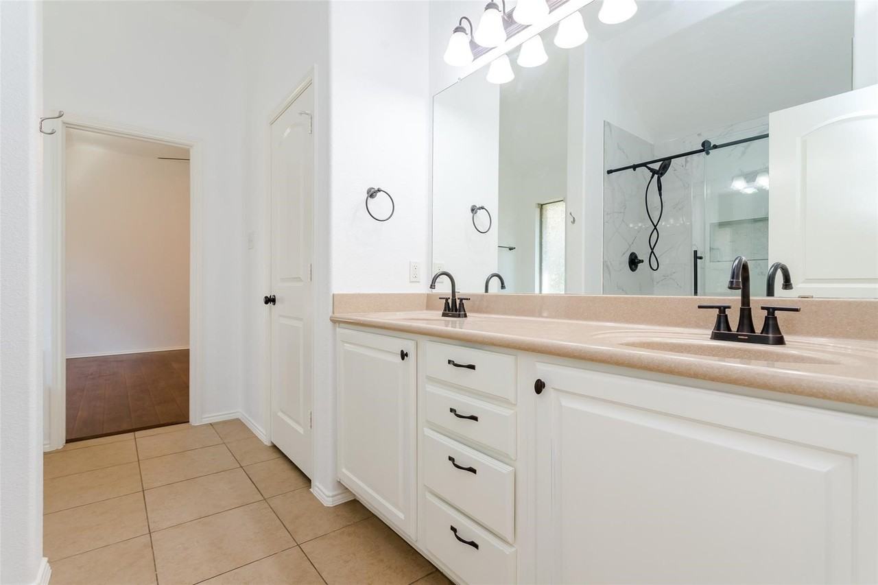 918 Mangrove Dr - Photo 6 of 27