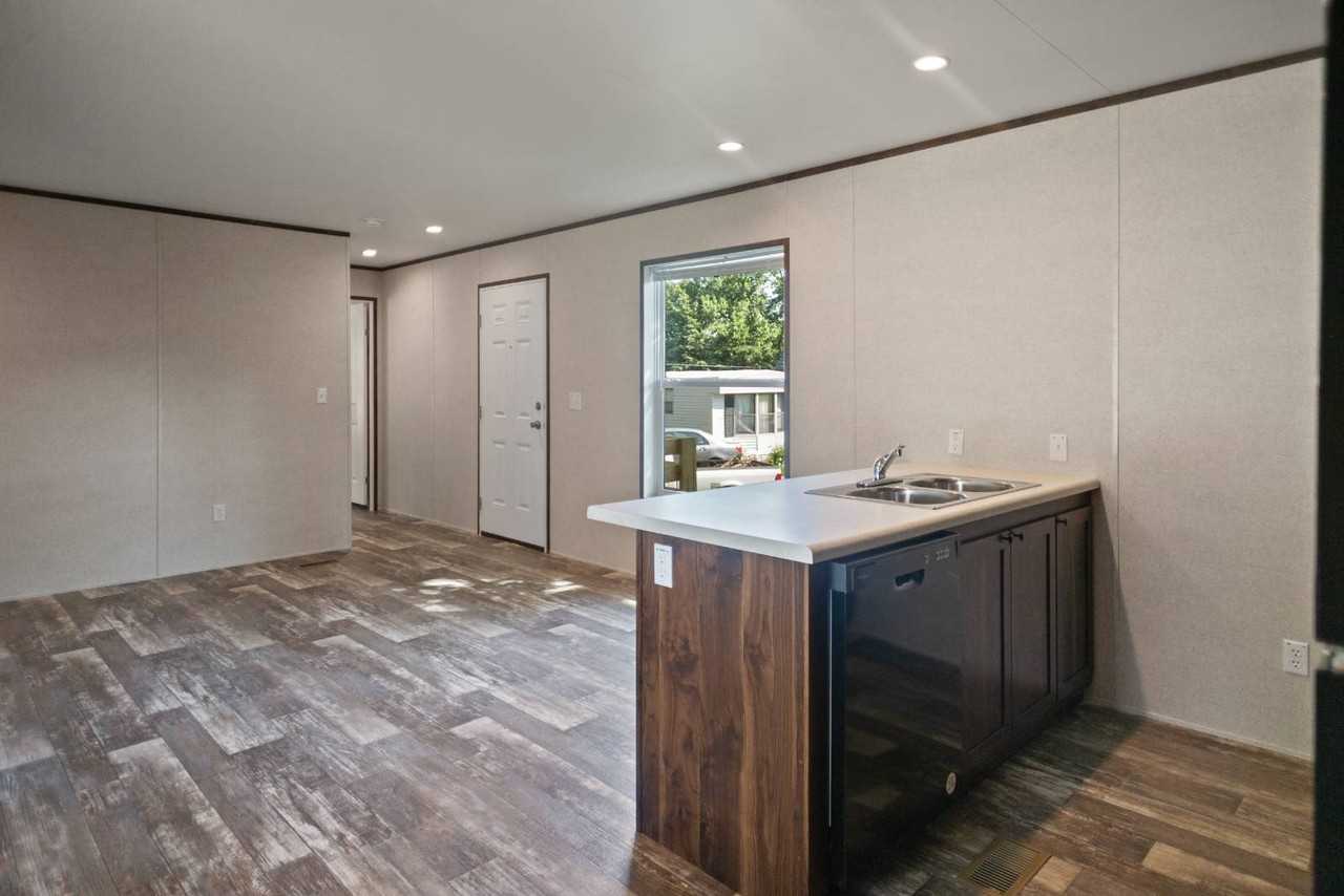2018 Waterfront Dr #128 - Photo 4 of 17