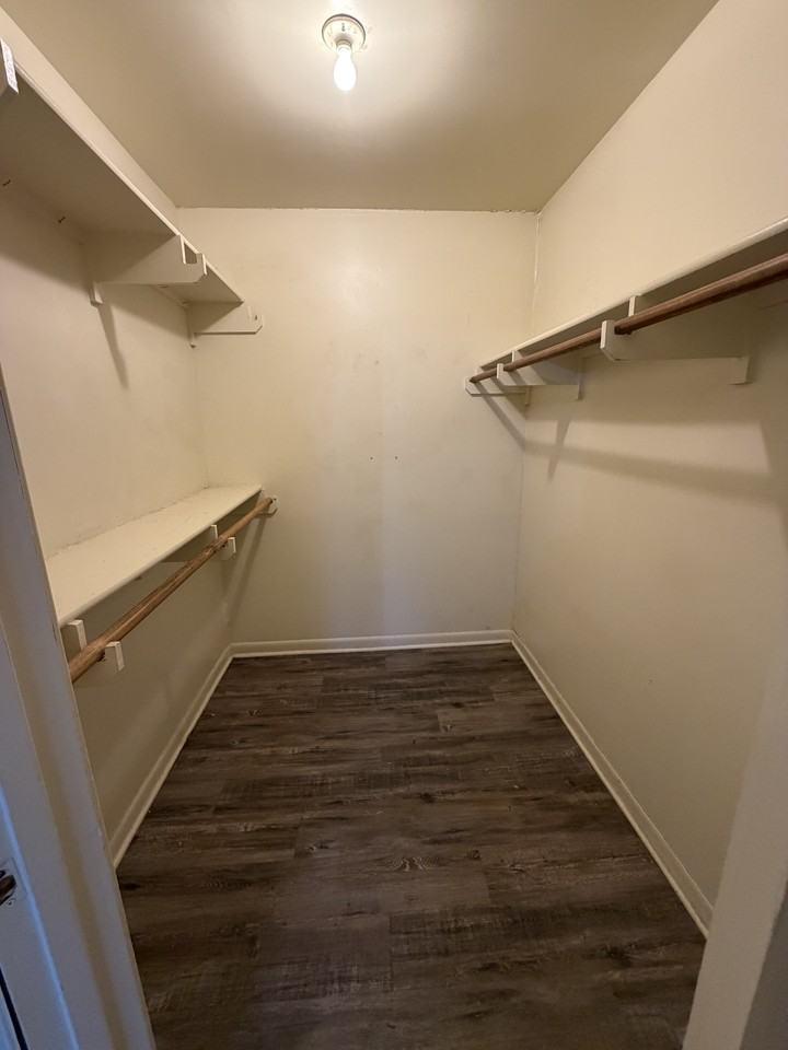 1824 San Antonio St #B - Photo 5 of 8