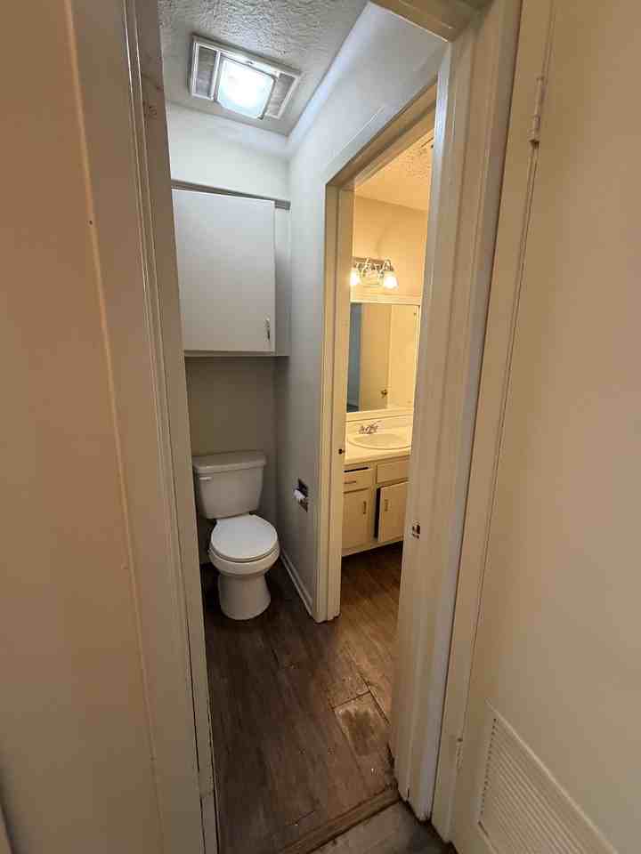 1824 San Antonio St #B - Photo 7 of 8