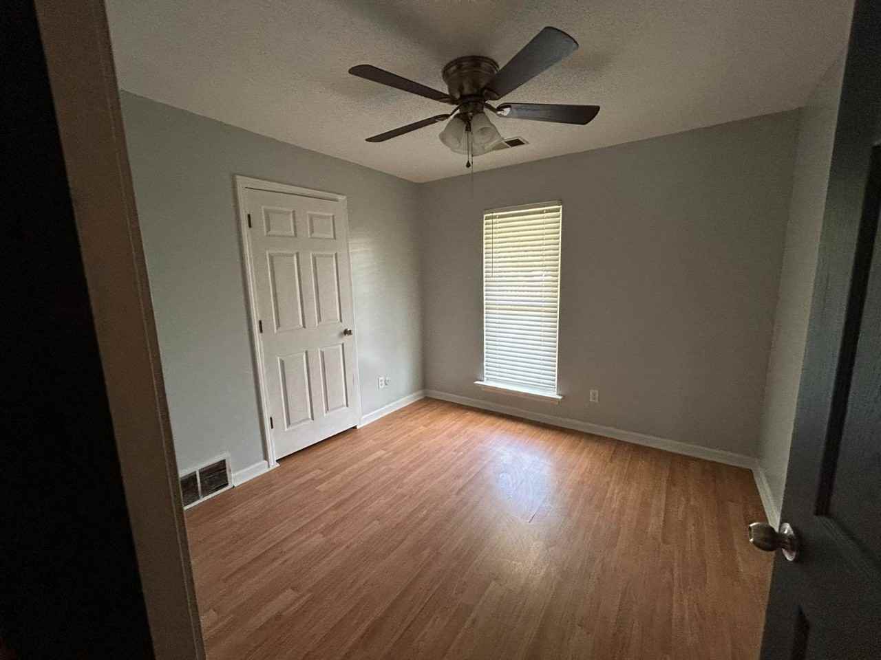 6823 Northknoll Ave - Photo 4 of 19