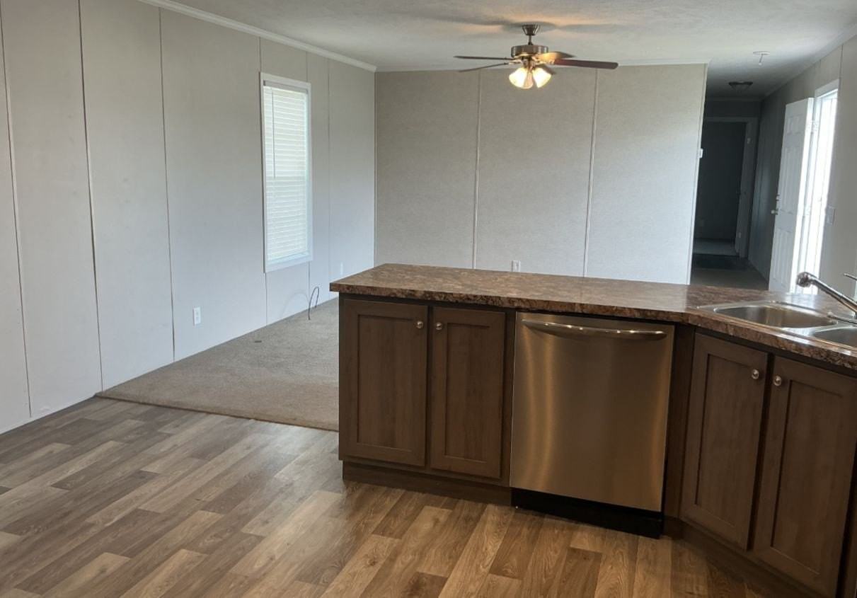 8628 Sandy St #112 - Photo 5 of 16