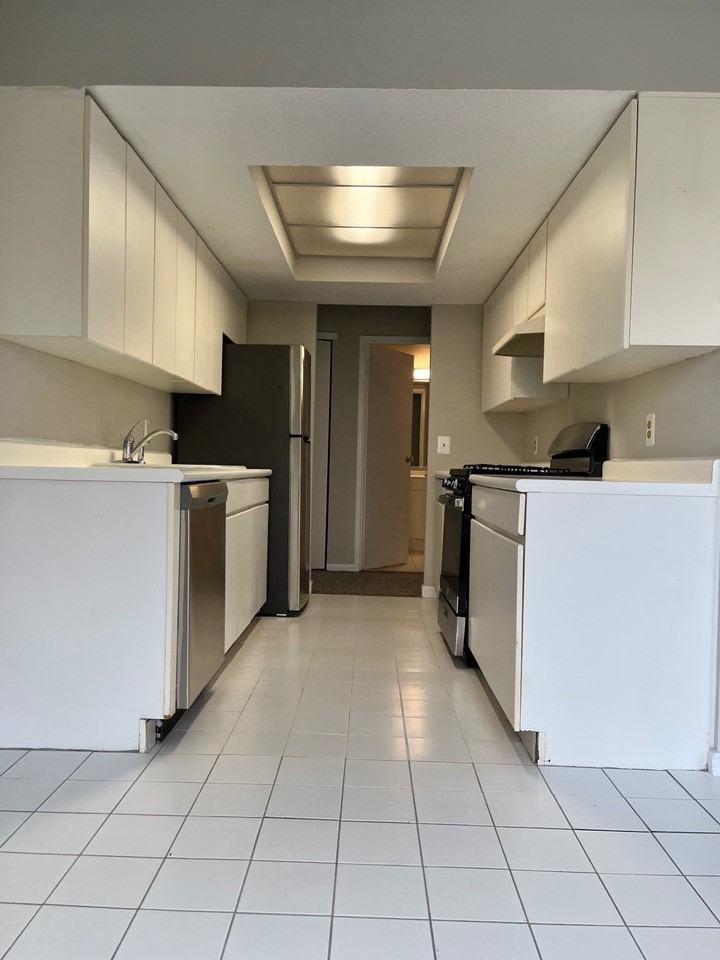 145 Wellington Ct #2A - Photo 7 of 24