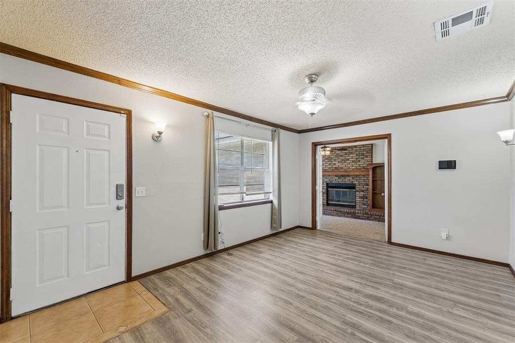 3401 E Noble Dr - Photo 2 of 32