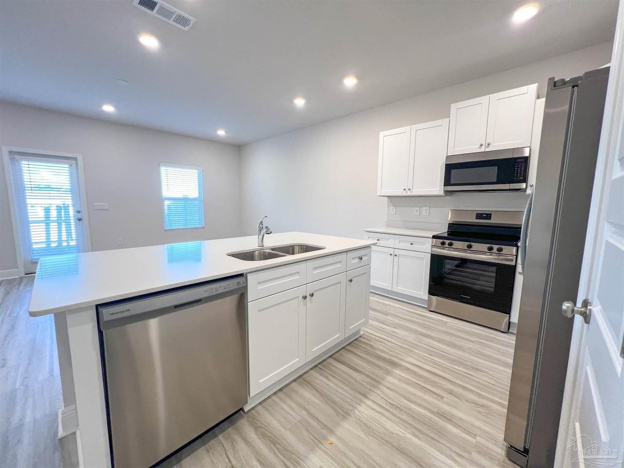 3997 Pendragon Cir - Photo 5 of 20