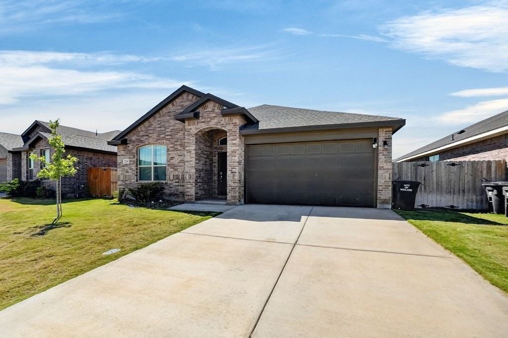 2209 Beaufort Dr - Photo 3 of 42