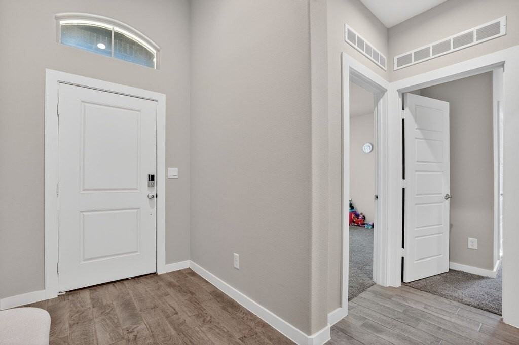 2209 Beaufort Dr - Photo 5 of 42