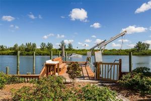 featured image of 18521 Gulf Blvd