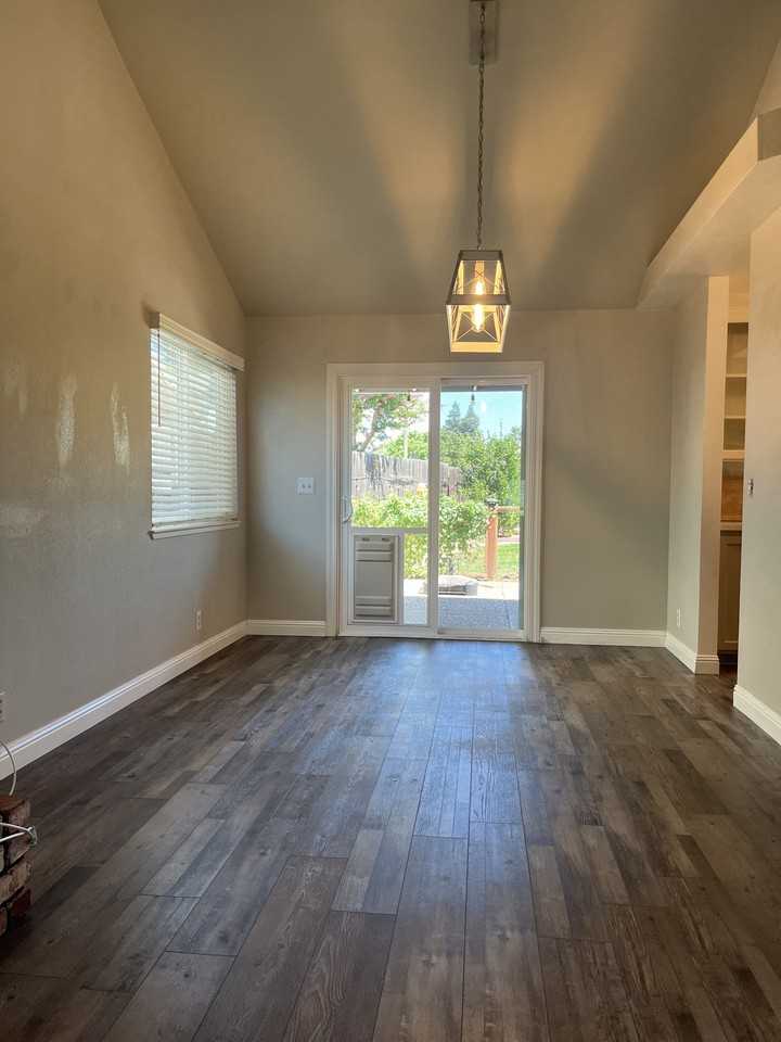 1741 Tamarack Dr #1 - Photo 5 of 18