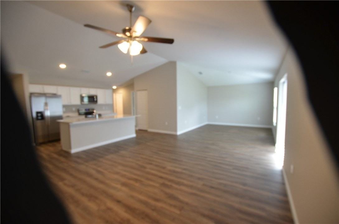 340 Dolphin St Se - Photo 2 of 12