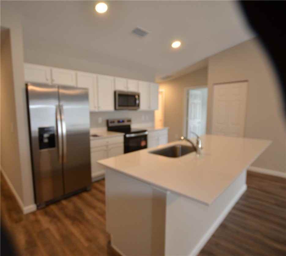 340 Dolphin St Se - Photo 3 of 12