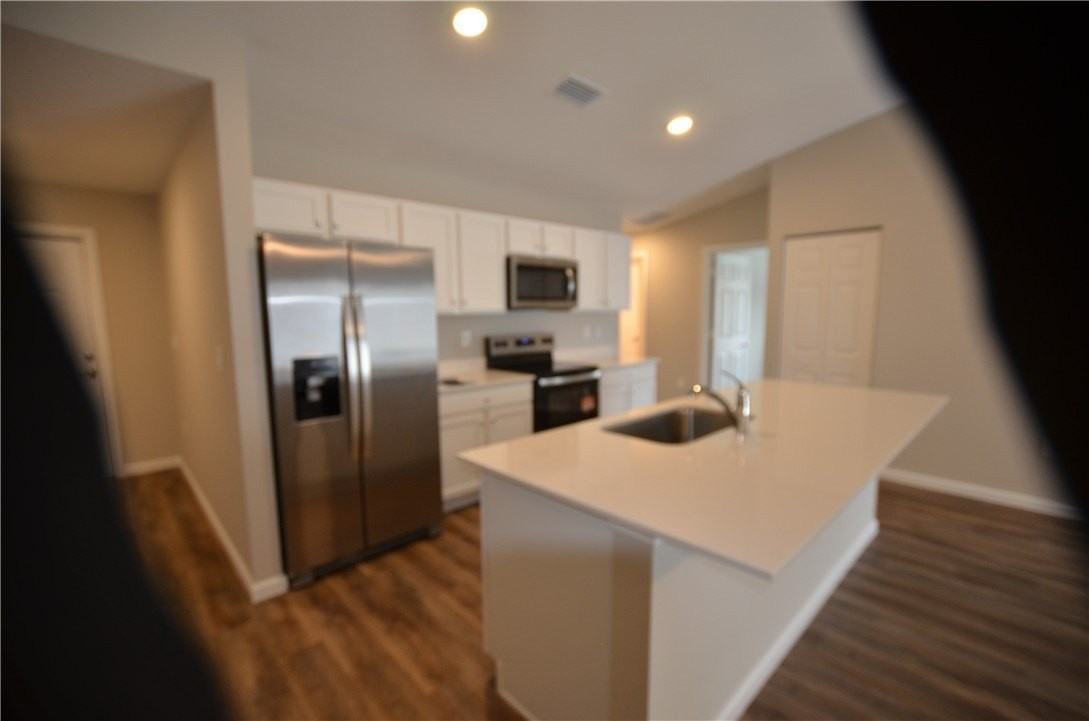 340 Dolphin St Se - Photo 4 of 12