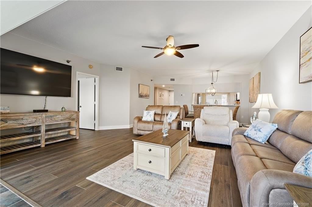 164 Ne Edgewater Dr #2103 - Photo 5 of 19