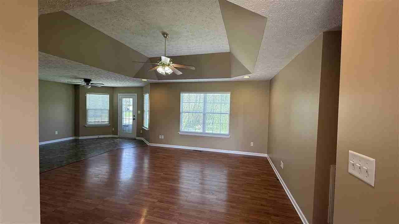 403 Cedar Hollow Dr - Photo 3 of 12