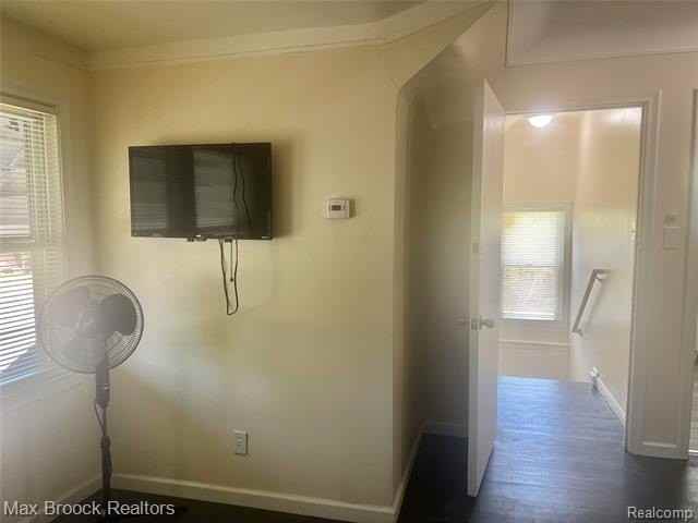 15518 Meyers Rd - Photo 4 of 29