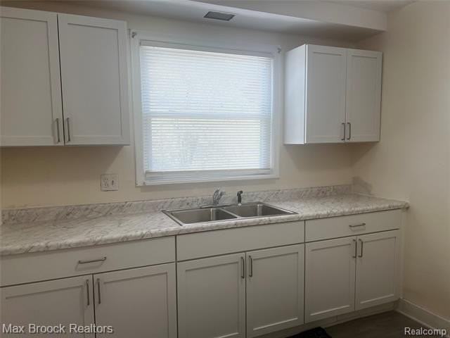 15518 Meyers Rd - Photo 6 of 29