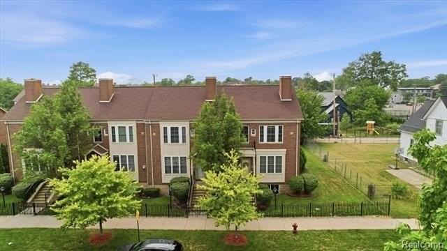 1765 Townsend St - Photo 3 of 36