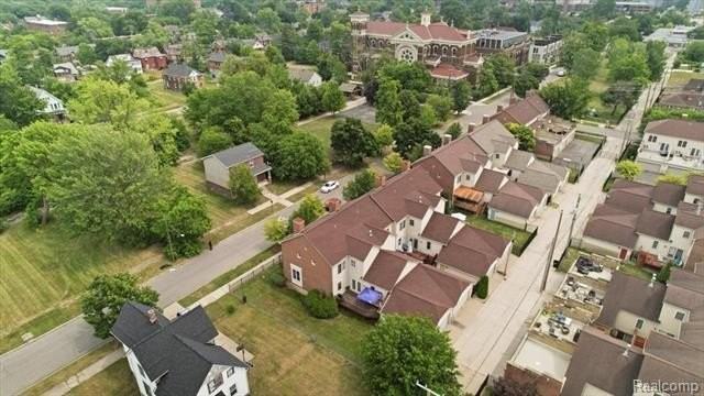 1765 Townsend St - Photo 5 of 36