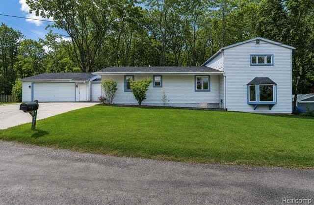 8165 Leonard Dr - Photo 2 of 50