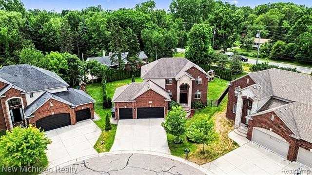 46161 S Manitou Ct - Photo 3 of 29