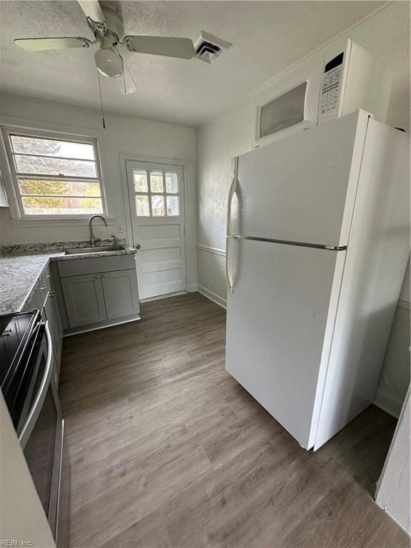 2416 Seaview Ave #B - Photo 6 of 10