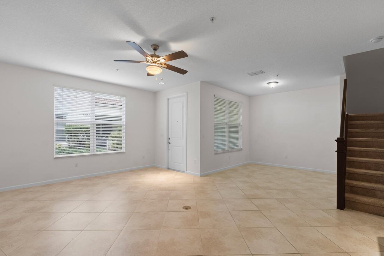 1439 Nw 49th Ln - Photo 6 of 41