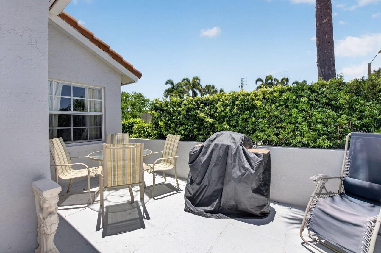 8108 Summer Shores Dr - Photo 4 of 36